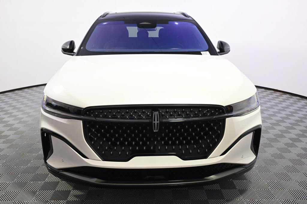 Used 2024 Lincoln Nautilus Reserve w/ Equipment Group 202A AWD/4WD image 8