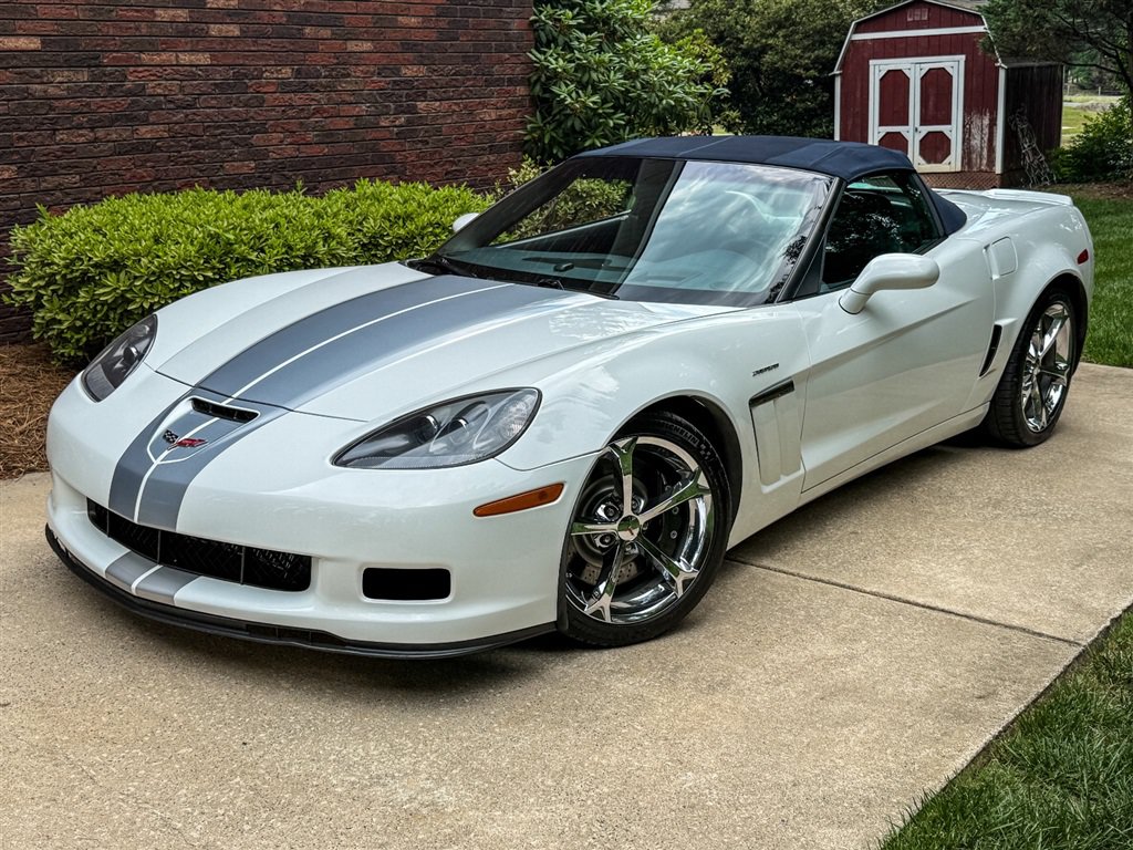 Used 2013 Chevrolet Corvette Grand Sport w/ 4LT Preferred Equipment Group RWD image 3