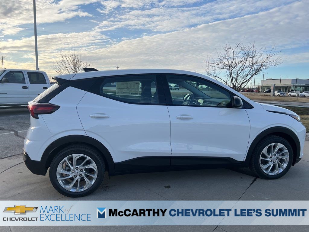 New 2027 Chevrolet Bolt LT w/ Comfort Package FWD image 9