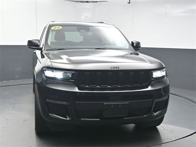 Used 2023 Jeep Grand Cherokee L Limited w/ Black Appearance Package image 3