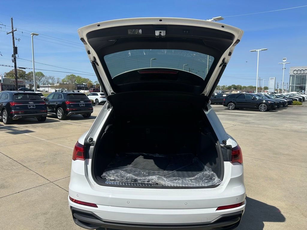 Certified 2025 Audi Q3 2.0T Premium w/ Convenience Package image 25