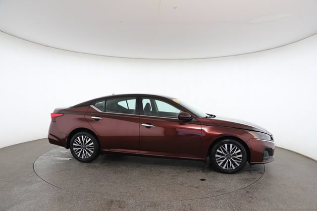 Used 2023 Nissan Altima 2.5 SV FWD image 24