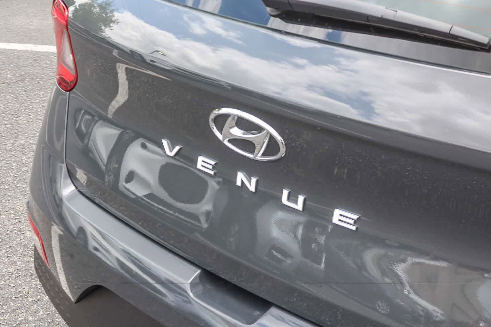 Certified 2023 Hyundai Venue SEL w/ Cargo Package FWD image 9