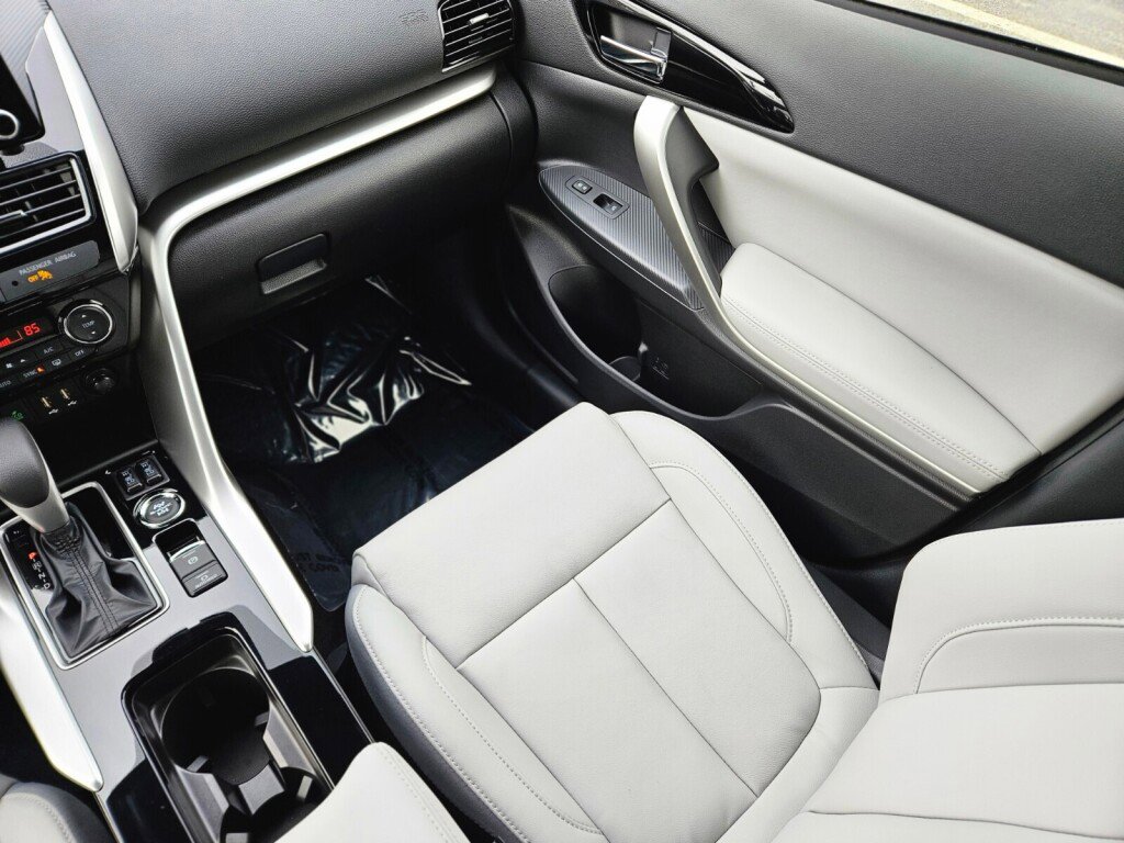 New 2025 Mitsubishi Eclipse Cross SEL image 13