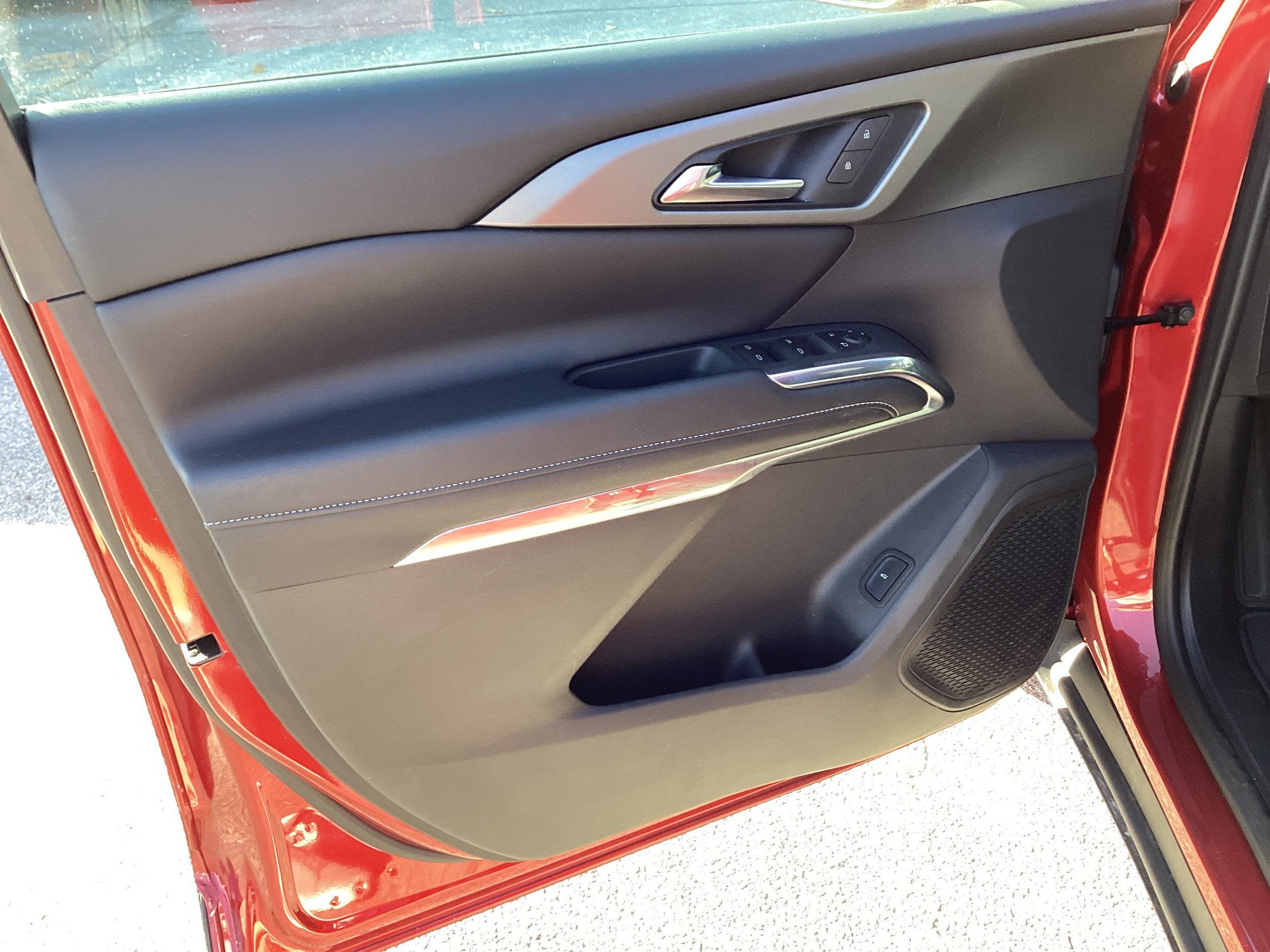 Used 2026 Chevrolet Traverse LT FWD image 12