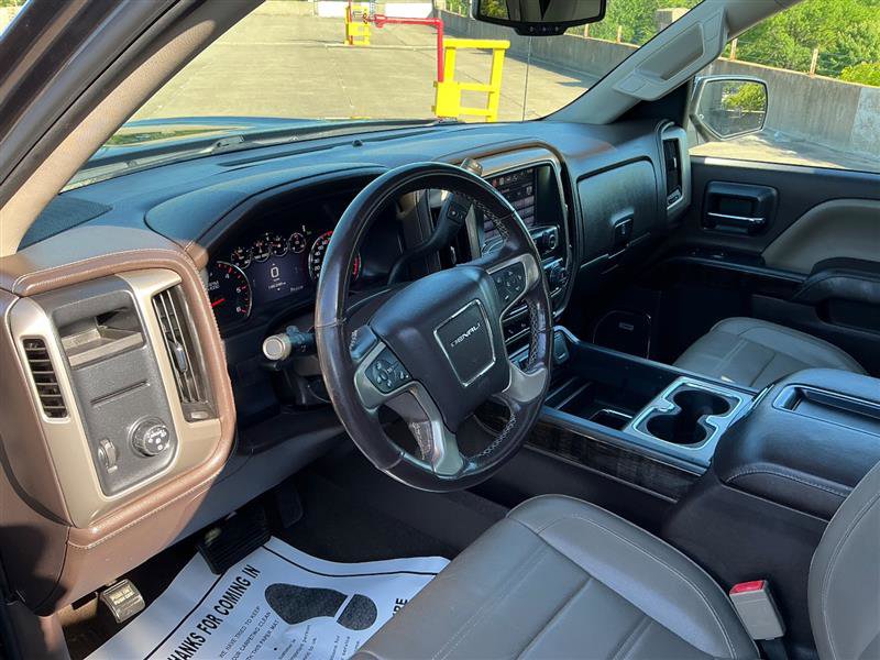 Used 2015 GMC Sierra 1500 Denali RWD image 31