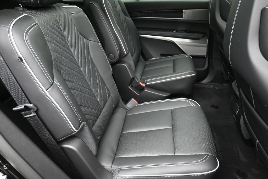 Certified 2026 Cadillac Vistiq Platinum w/ LPO, Floor Liner Package AWD/4WD image 30