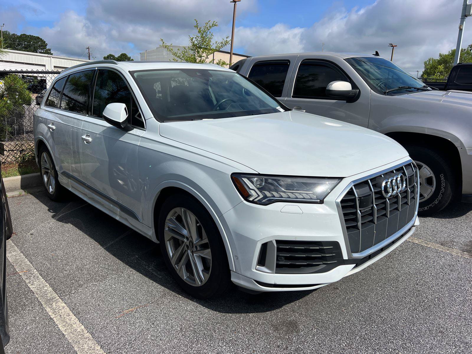 Used 2023 Audi Q7 3.0T Prestige w/ Prestige Package AWD/4WD image 3