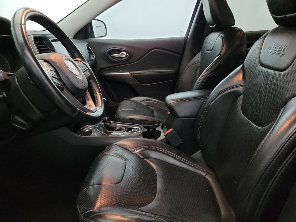 Used 2019 Jeep Cherokee Limited image 17