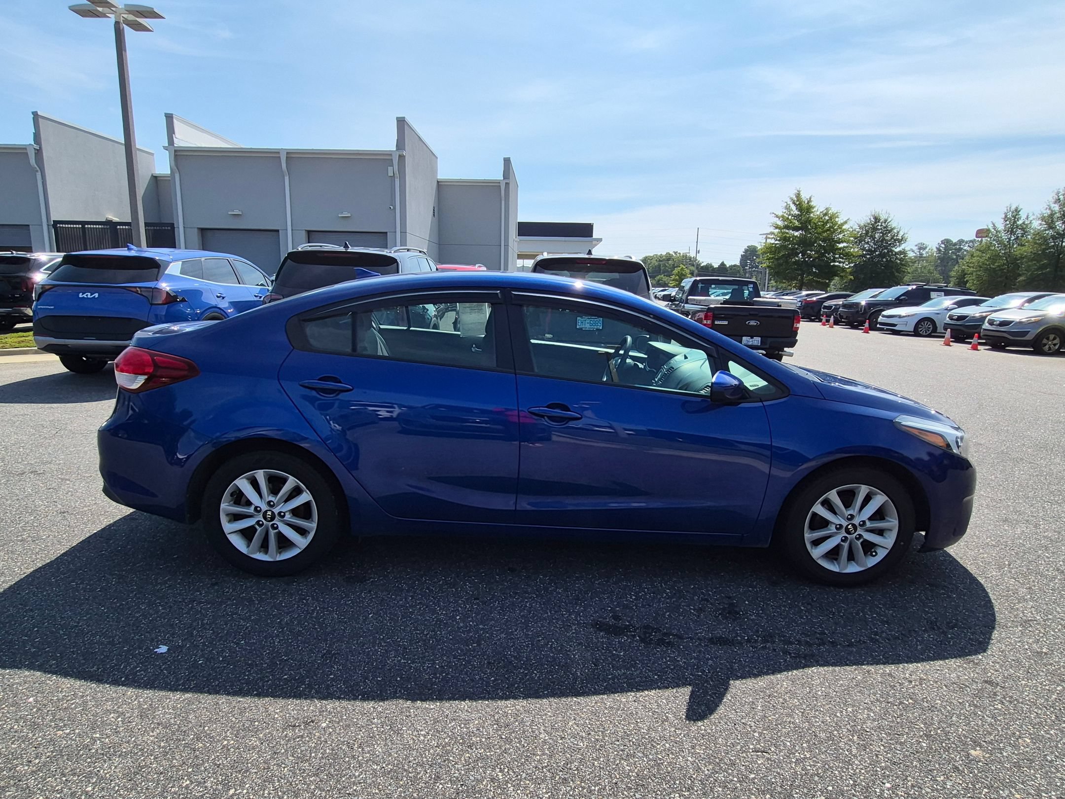 Used 2017 Kia Forte LX w/ LX Popular Package FWD image 2