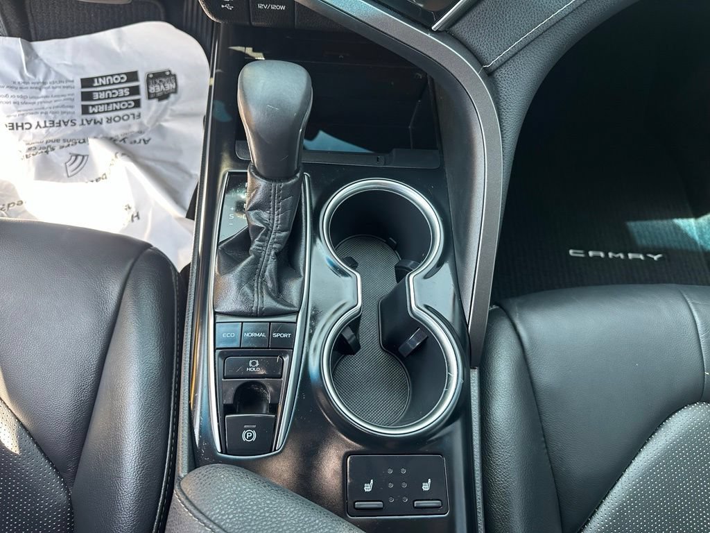 Used 2018 Toyota Camry XSE FWD image 16