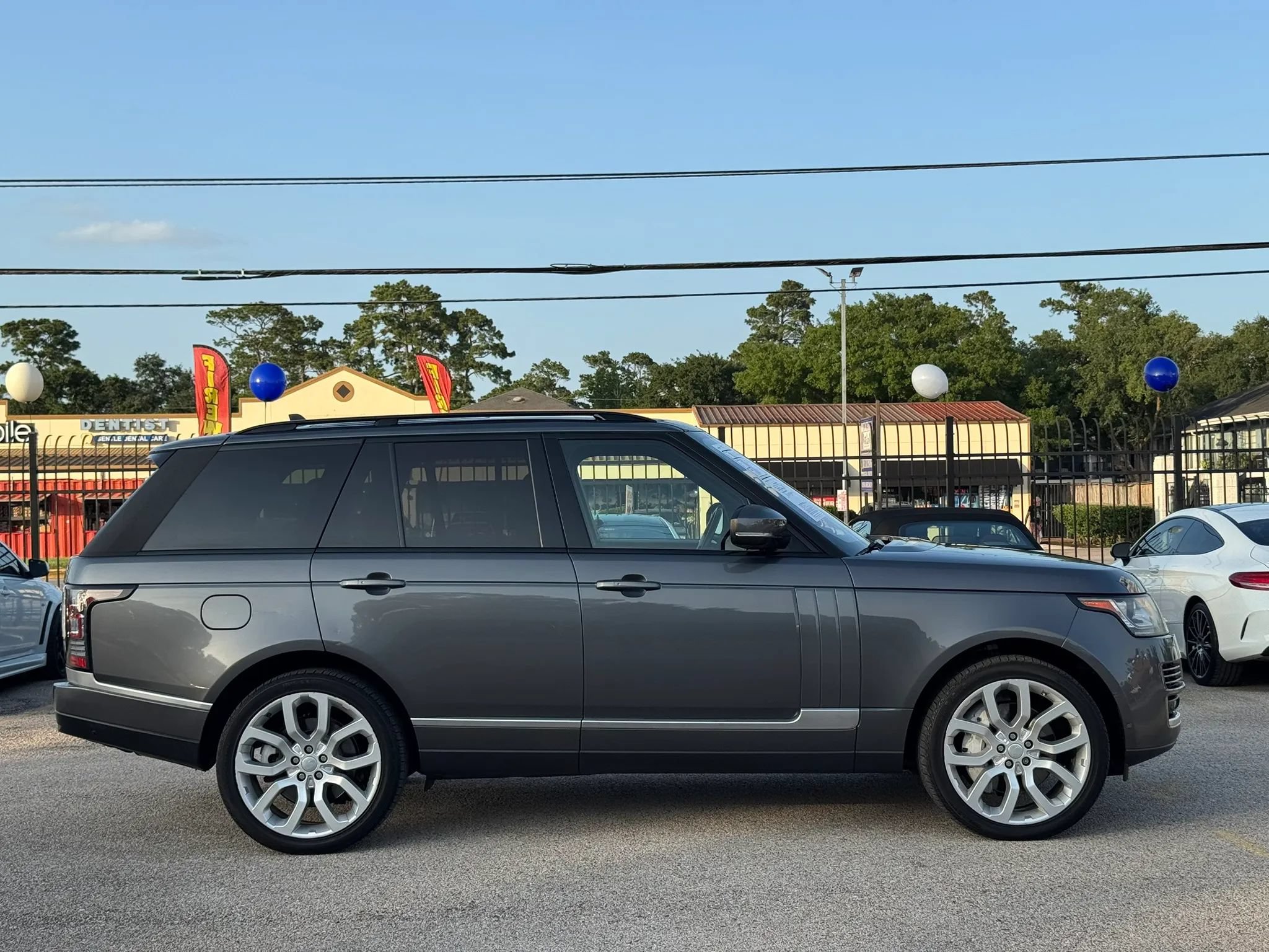 Used 2016 Land Rover Range Rover Supercharged AWD/4WD image 11