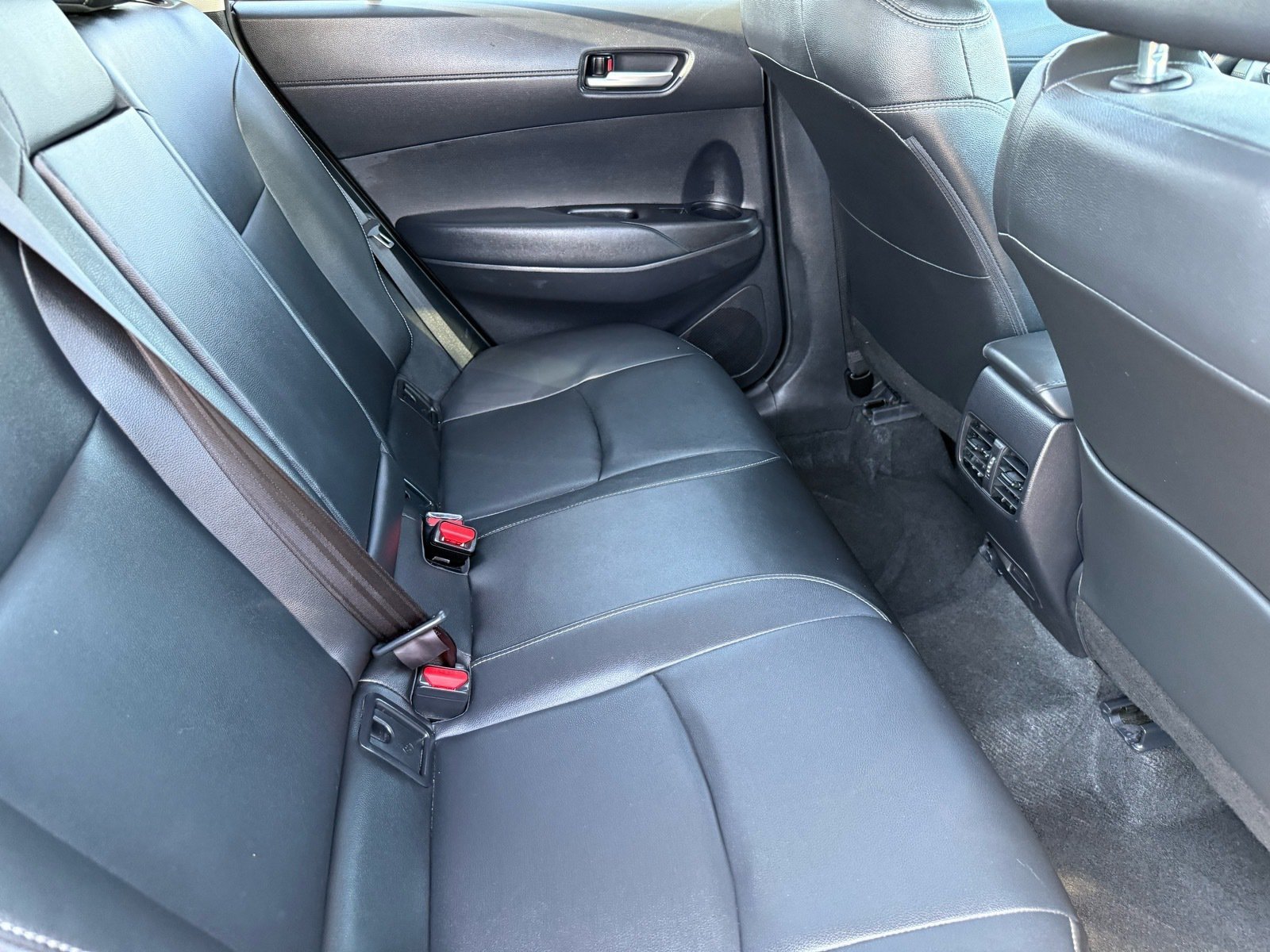 Used 2025 Toyota Corolla Cross XLE FWD image 29