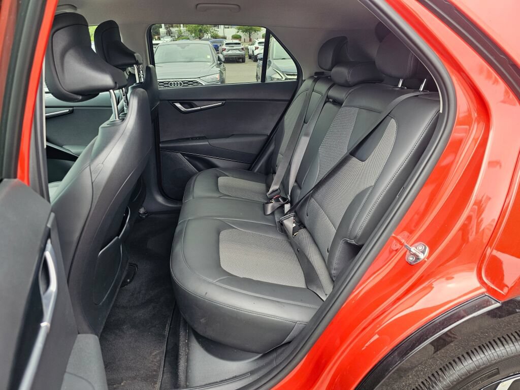 Certified 2023 Kia Niro Wind w/ Wind Preserve Package FWD image 22