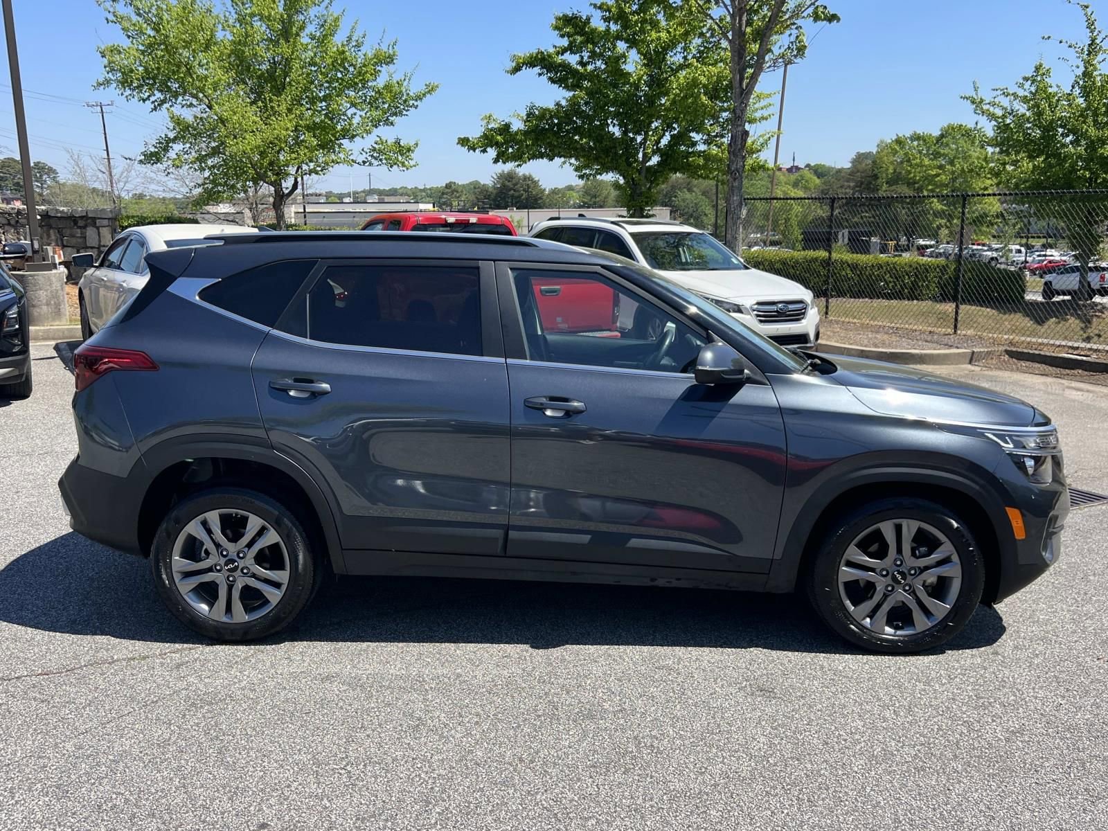 Used 2023 Kia Seltos S w/ Navigation Package image 8