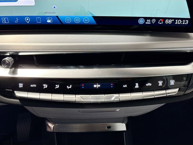 New 2025 Cadillac Lyriq Luxury image 15