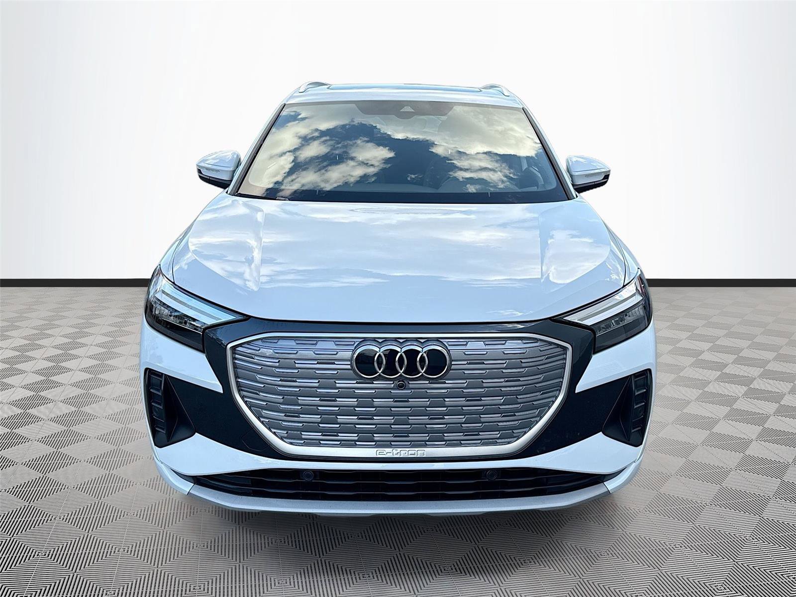 Used 2022 Audi Q4 e-tron Premium w/ Convenience Package AWD/4WD image 2