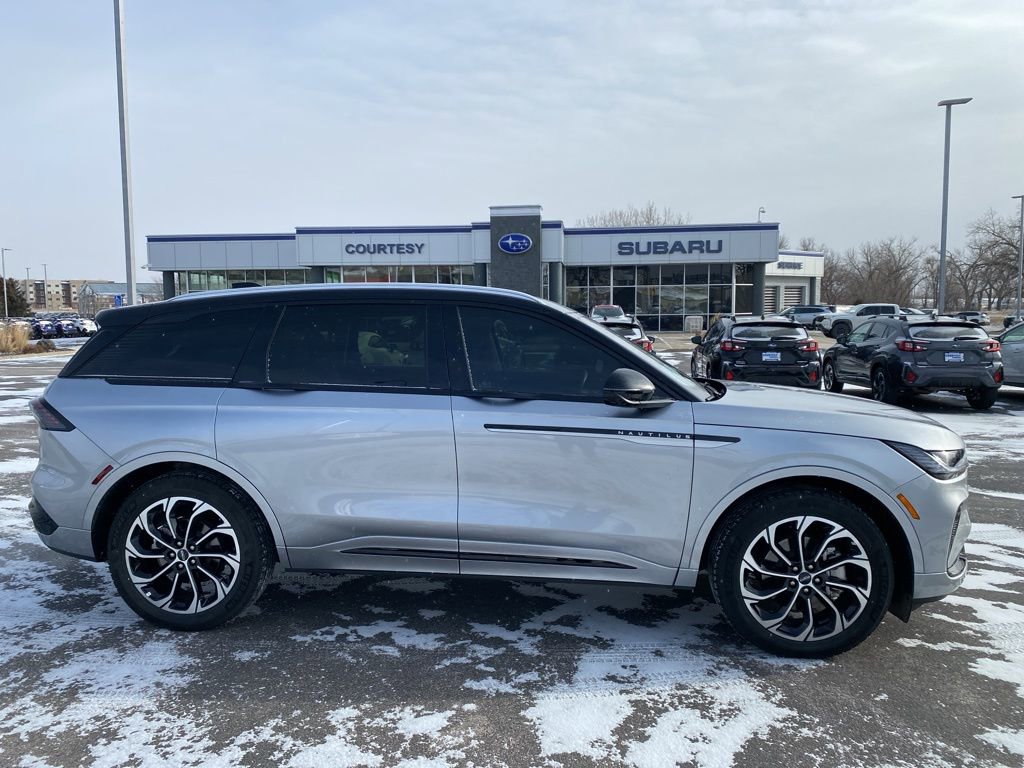 Used 2025 Lincoln Nautilus Reserve