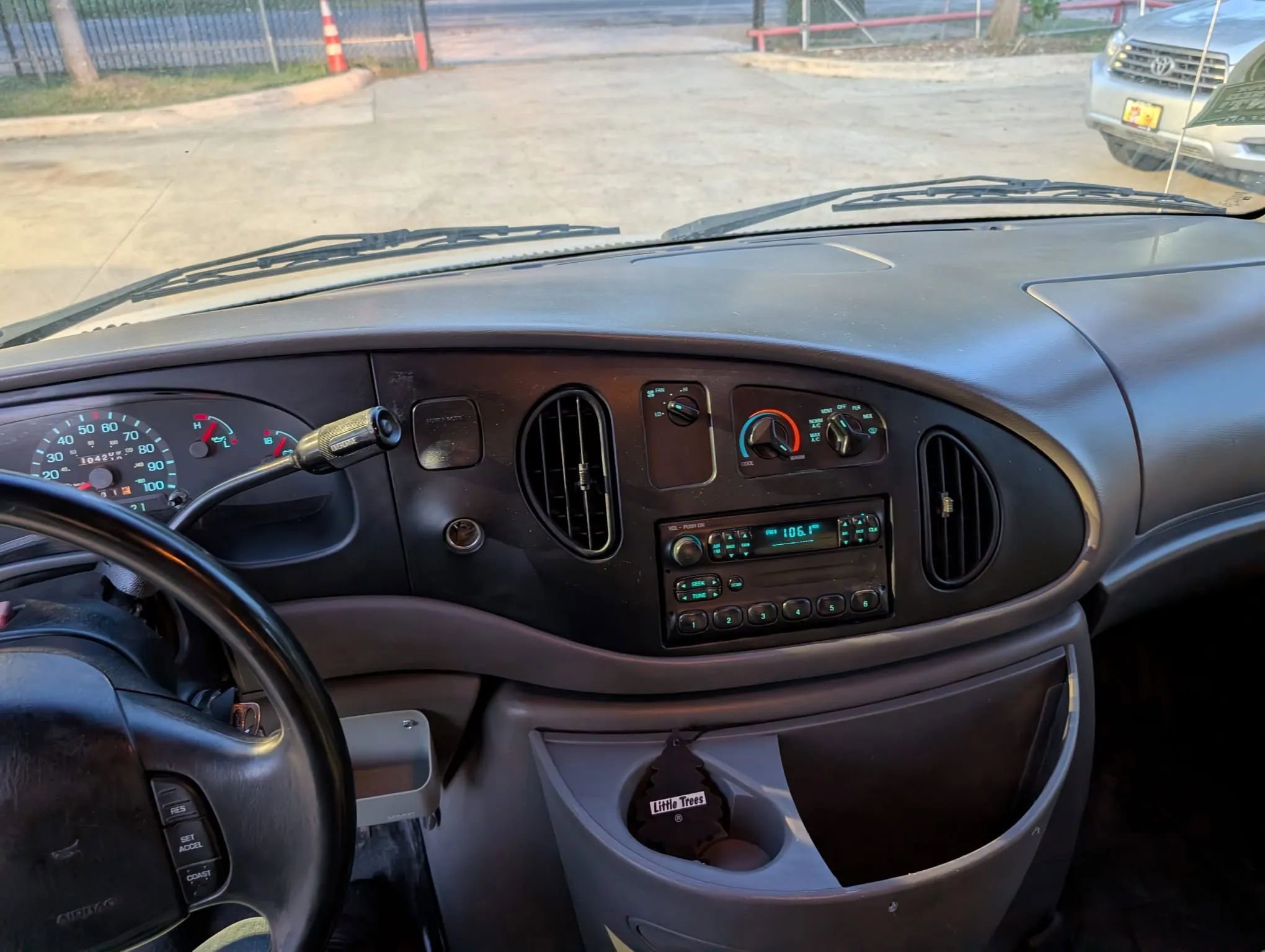 Used 1997 Ford E-250 and Econoline 250 Heavy-Duty image 17