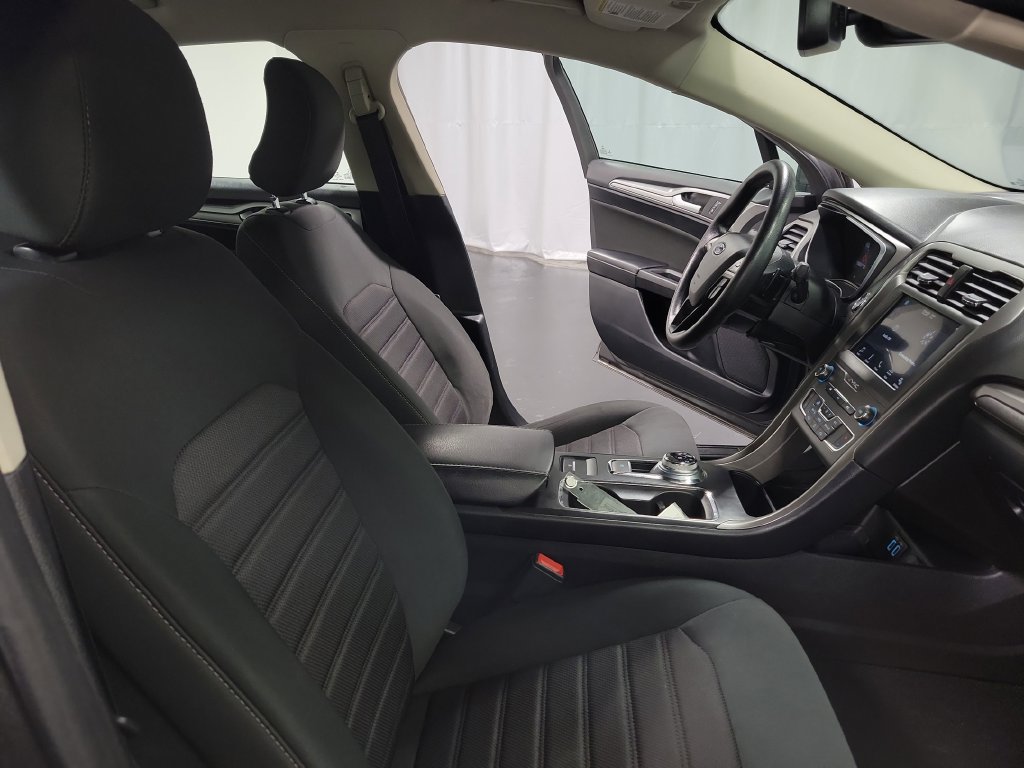 Used 2019 Ford Fusion SE FWD image 31