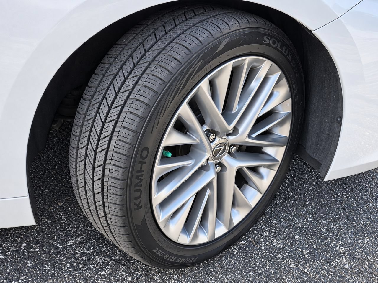 Used 2015 Lexus ES 350 w/ Luxury Package FWD image 7