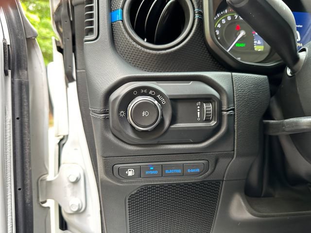 Used 2024 Jeep Wrangler Unlimited Rubicon 4xe AWD/4WD image 21