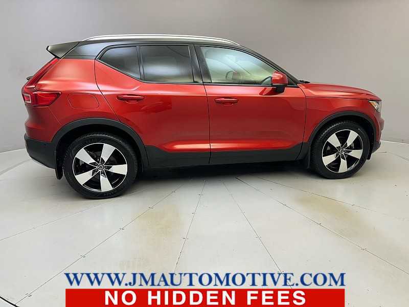 Used 2019 Volvo XC40 T5 Momentum image 6