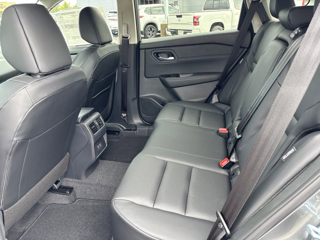New 2026 Nissan Rogue SV AWD/4WD image 17