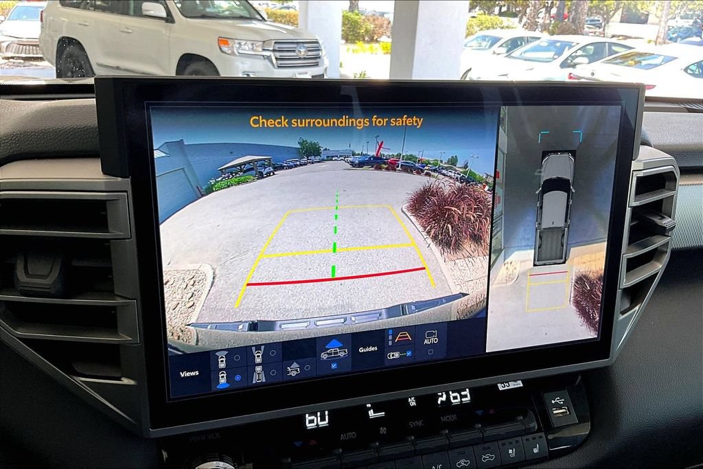 Used 2025 Toyota Tundra Limited AWD/4WD image 15