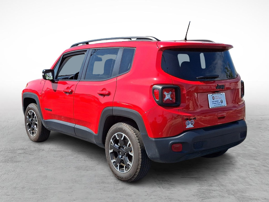 Used 2023 Jeep Renegade Latitude AWD/4WD image 3