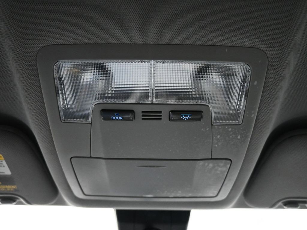 Certified 2018 Toyota Highlander LE image 17