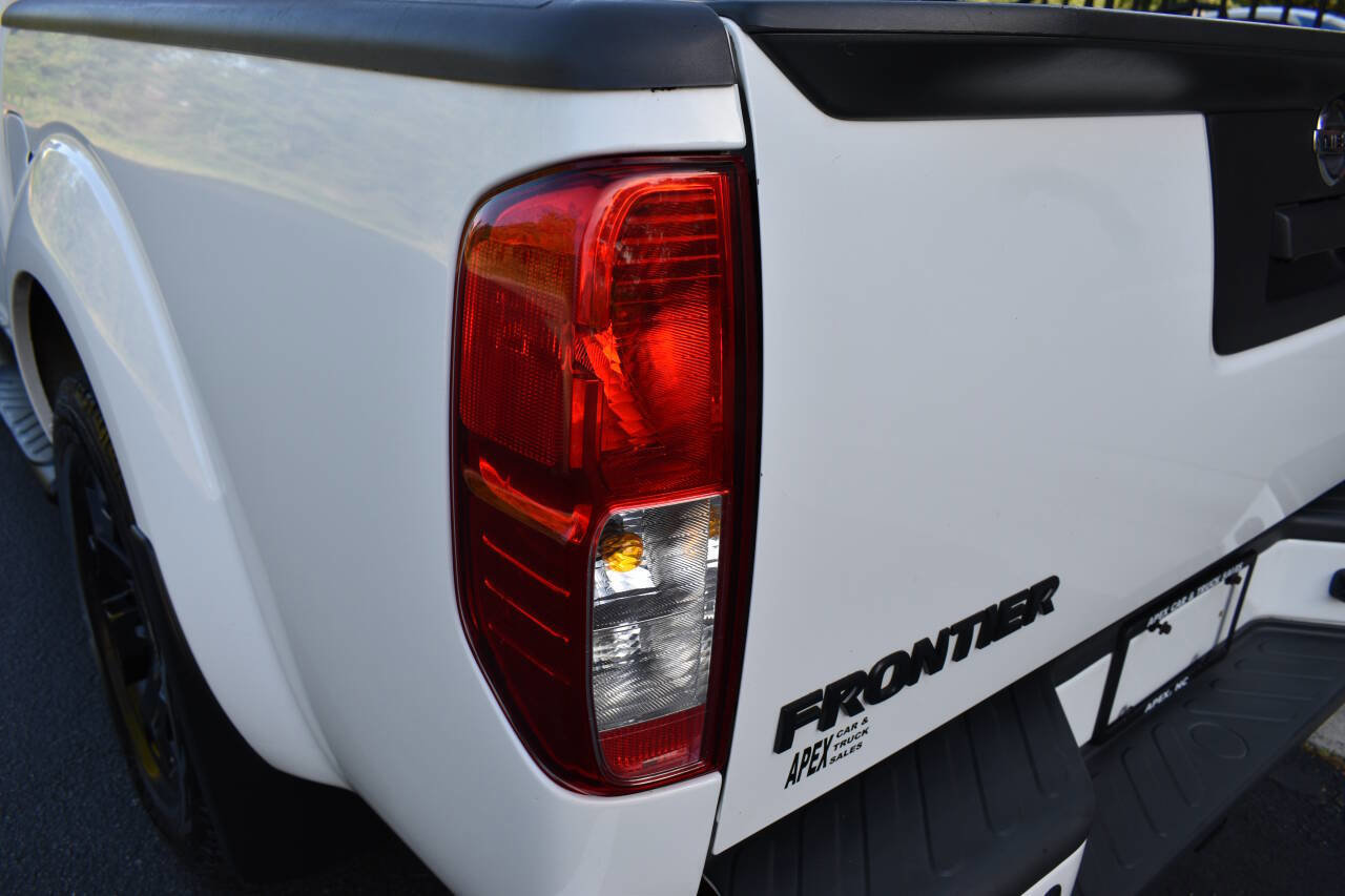 Used 2018 Nissan Frontier SV w/ Value Truck Package AWD/4WD image 35
