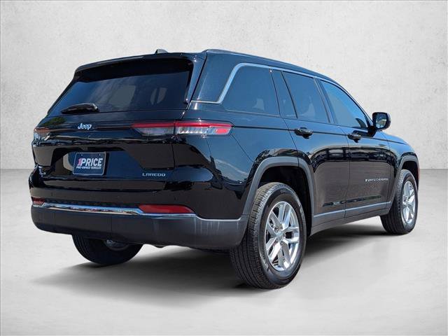 Used 2023 Jeep Grand Cherokee Laredo AWD/4WD image 5