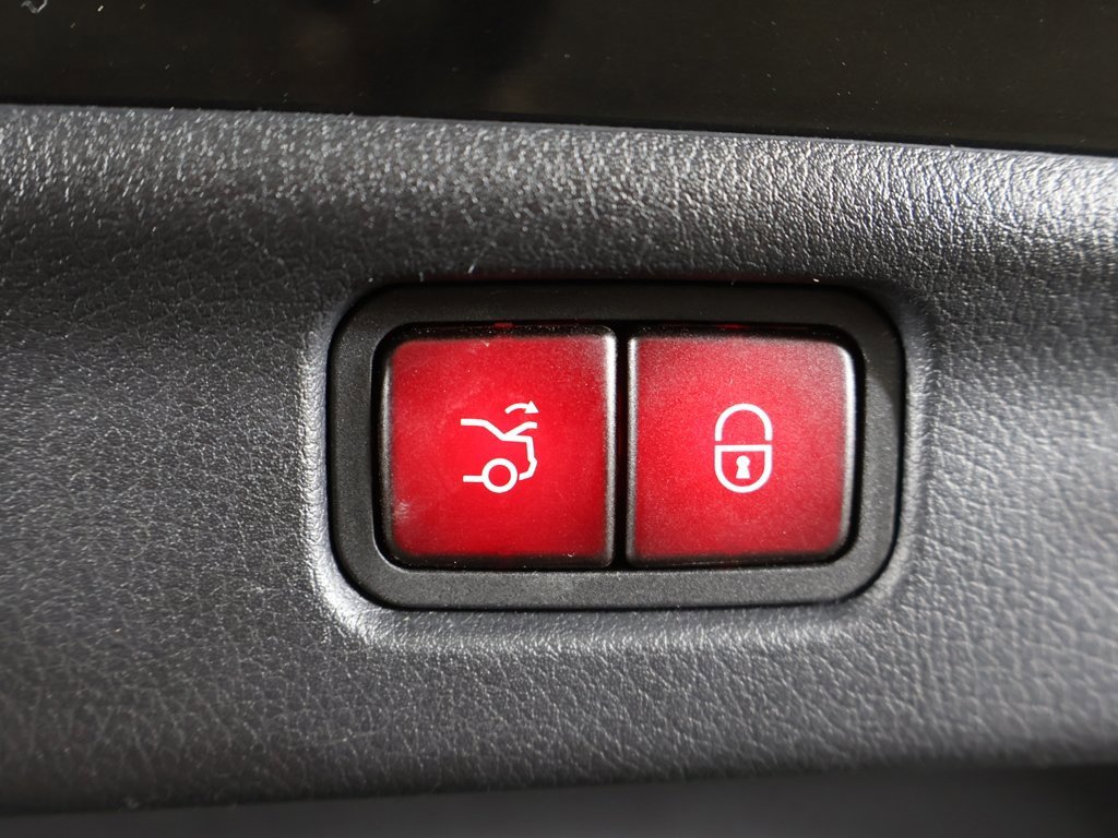 Used 2023 Mercedes-Benz C 300 4MATIC Sedan image 19