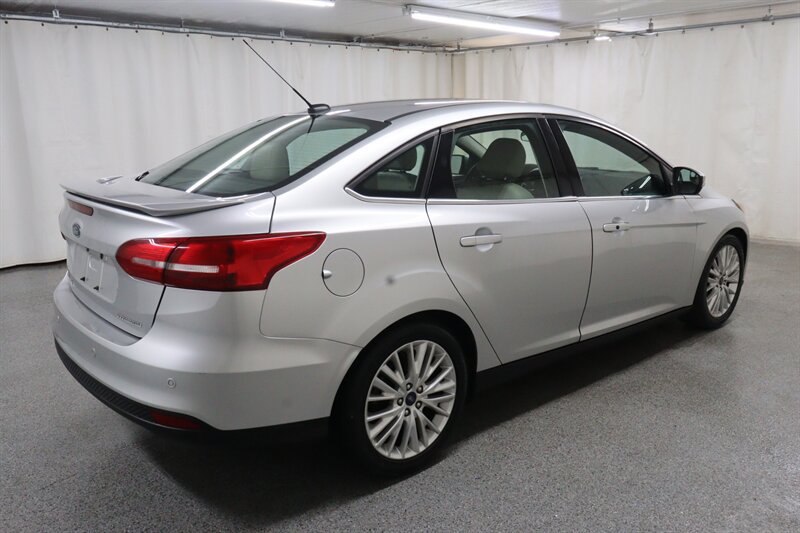Used 2017 Ford Focus Titanium FWD image 7