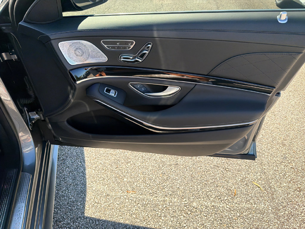 Used 2018 Mercedes-Benz S 560 Sedan w/ AMG Line Exterior image 14
