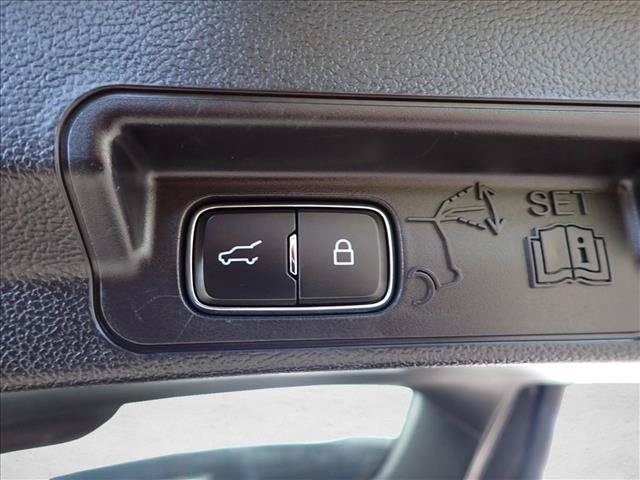 Used 2023 Ford Explorer XLT RWD image 9