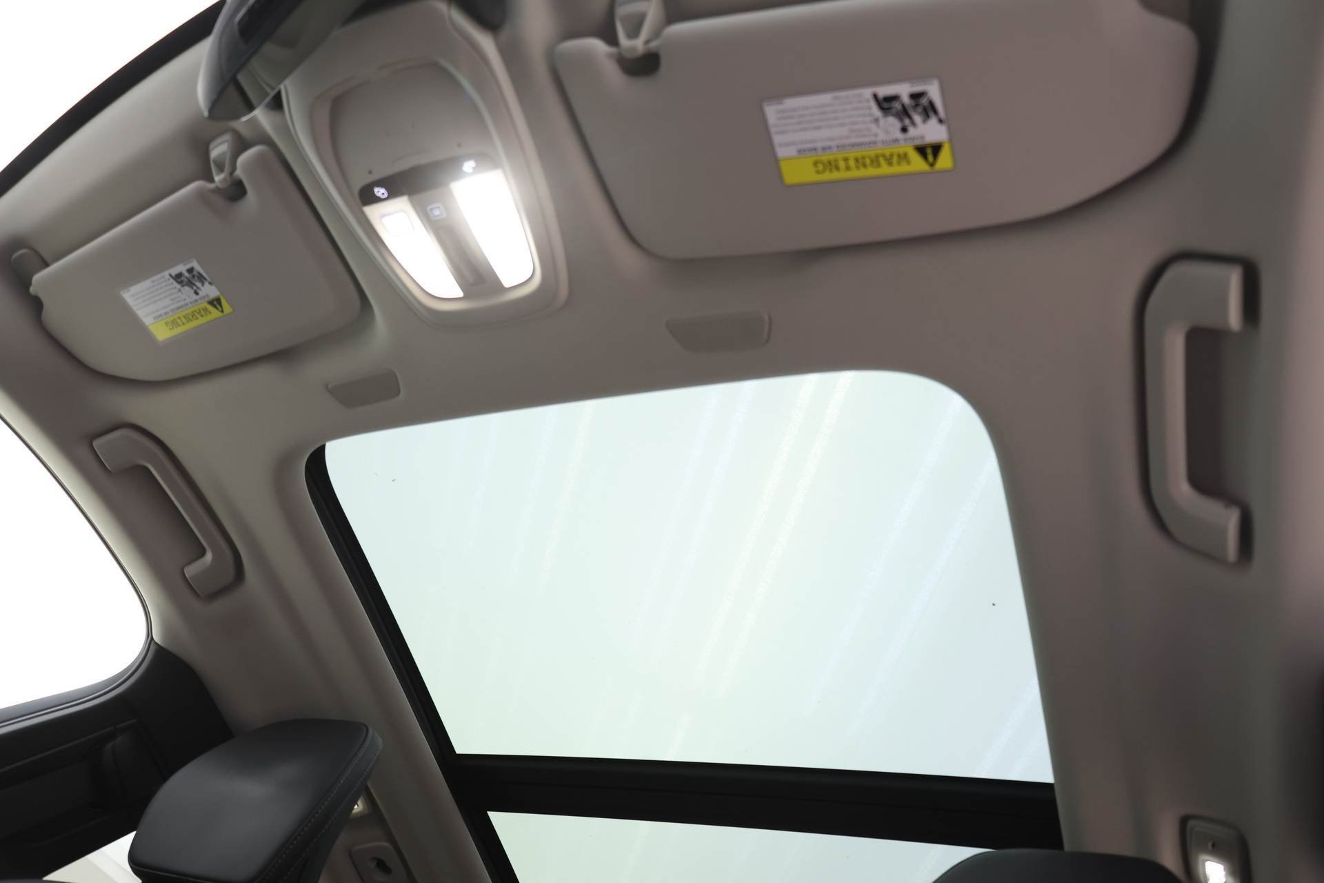 Certified 2023 Volvo XC60 B6 Ultimate w/ Protection Package Premier image 20