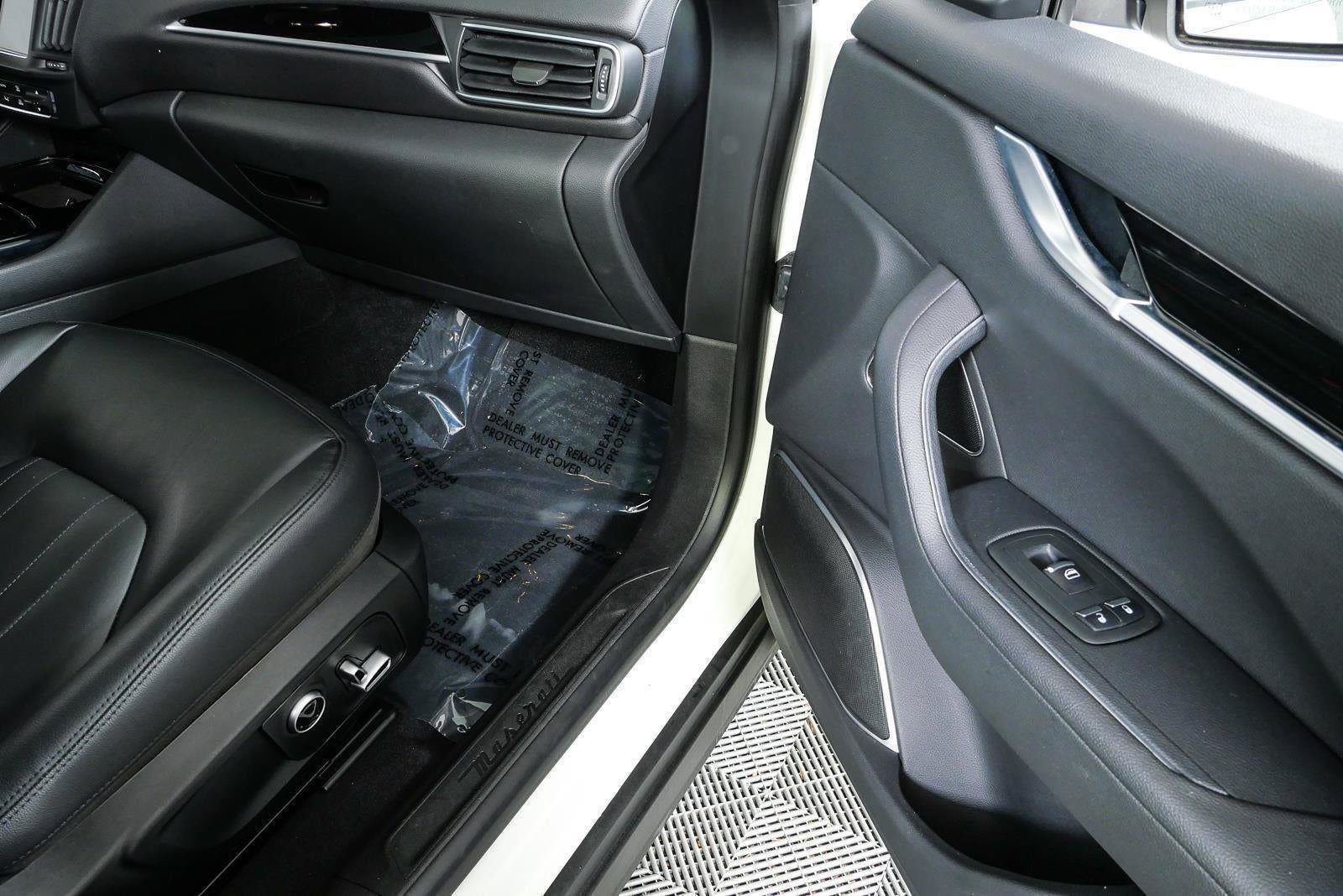 Used 2023 Maserati Levante GT AWD/4WD image 25