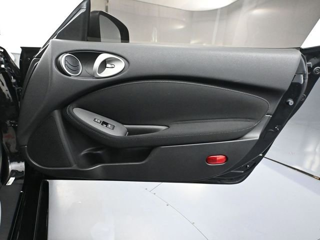 Used 2016 Nissan 370Z Coupe image 33