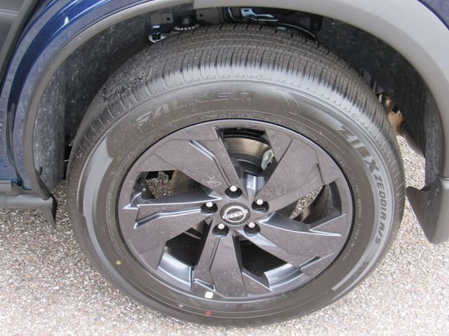 New 2026 Nissan Rogue SV FWD image 12