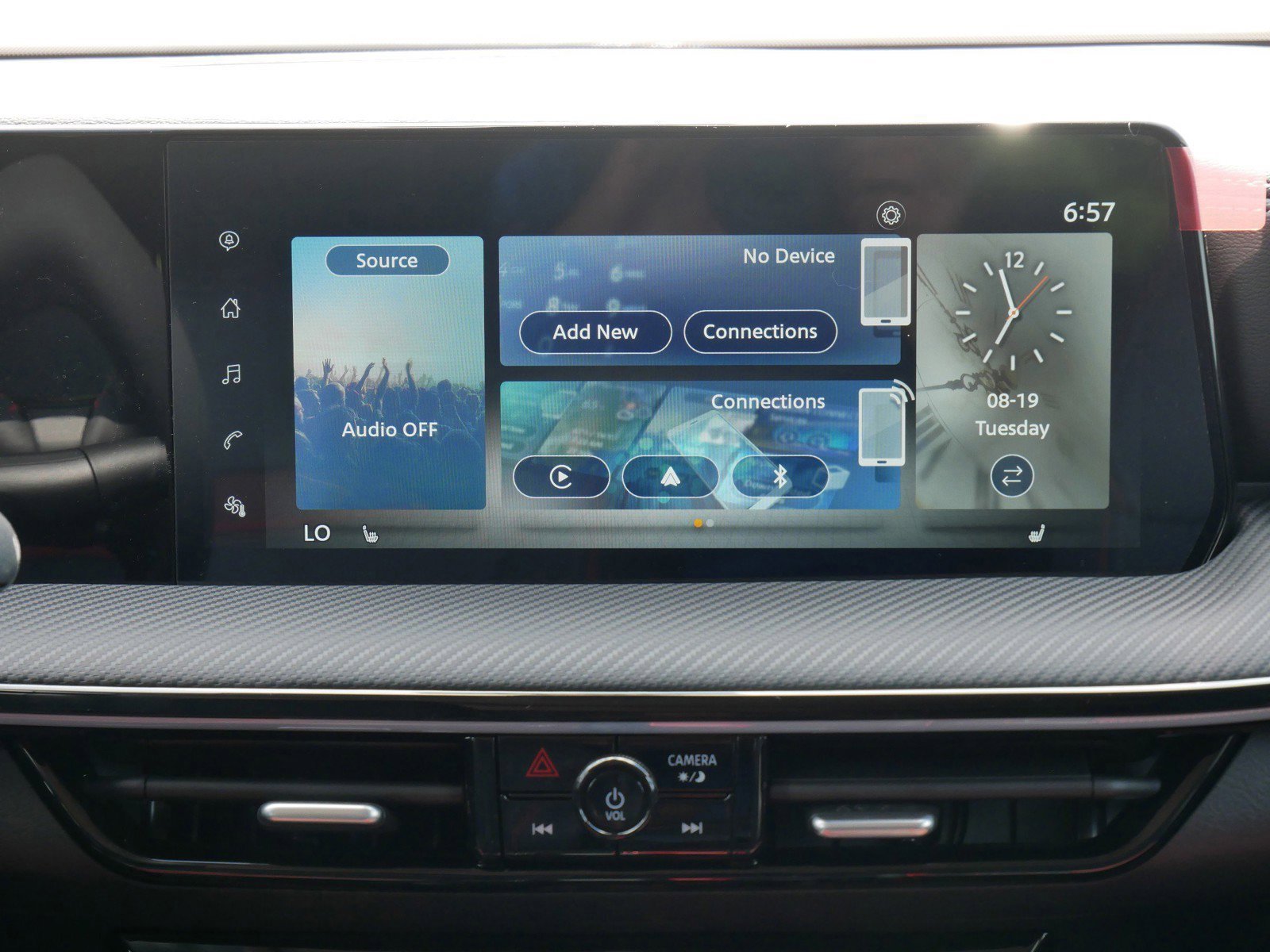 New 2025 Nissan Kicks SR w/ SR Premium Package image 8