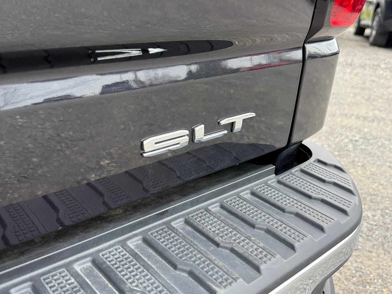 Certified 2026 GMC Sierra 1500 SLT image 10
