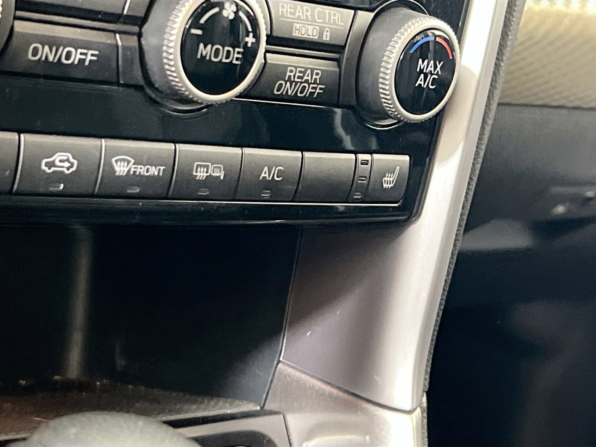 Used 2022 Subaru Ascent Premium w/ Convenience Package image 19