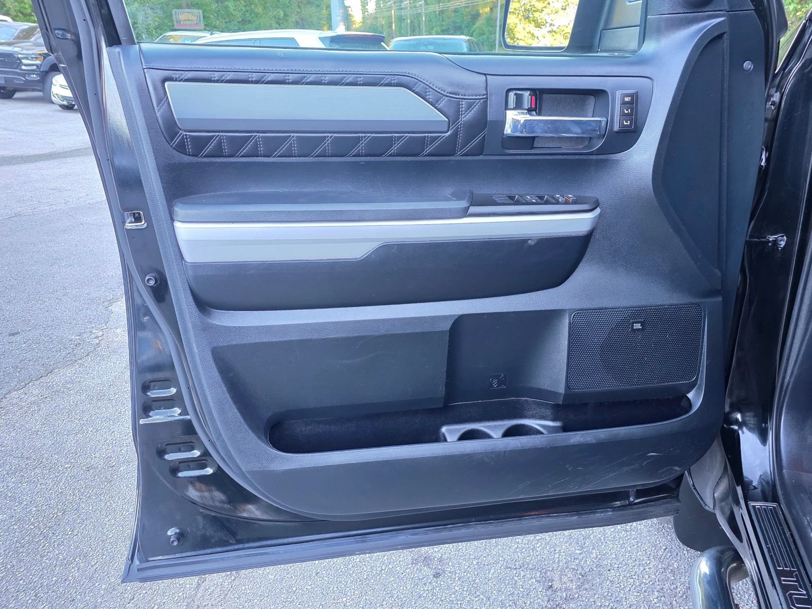Used 2018 Toyota Tundra Platinum AWD/4WD image 24