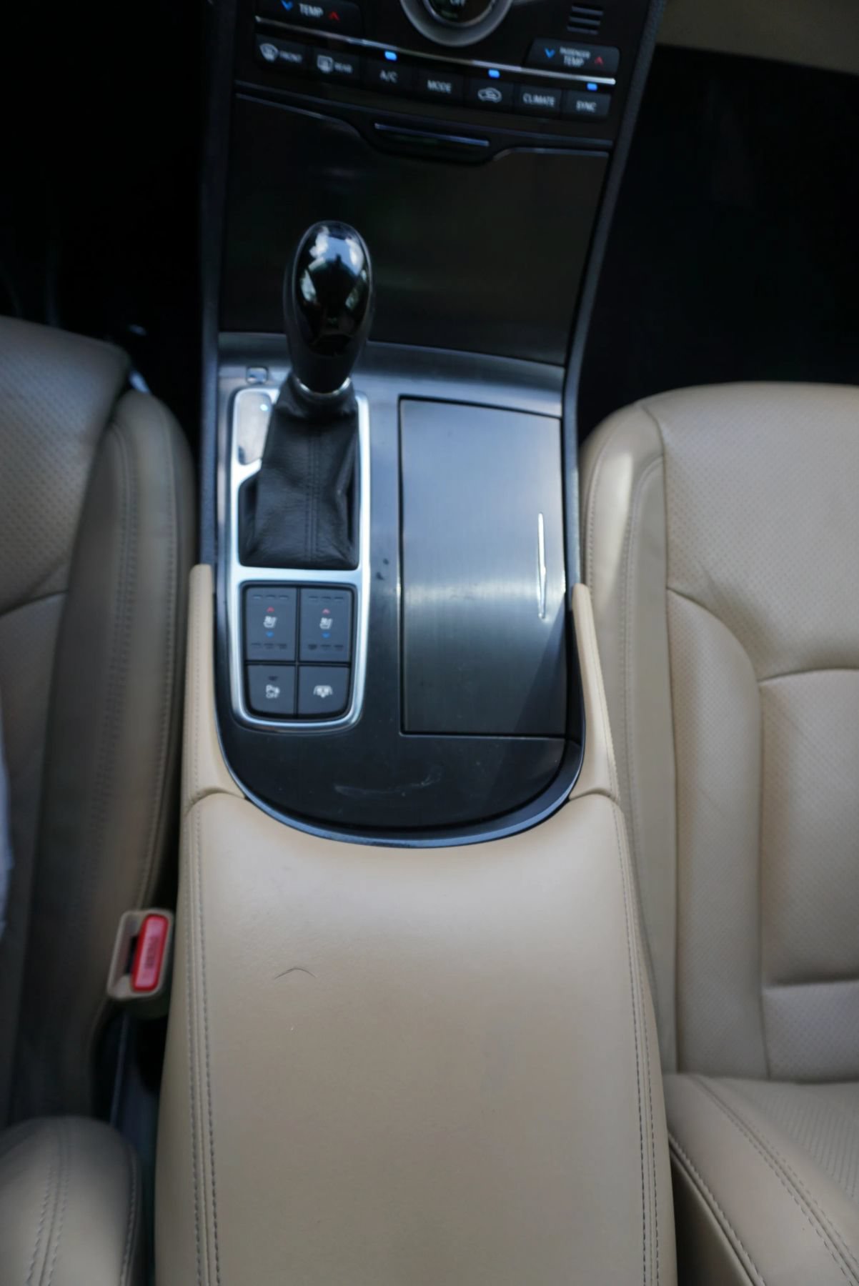Used 2015 Hyundai Azera Limited FWD image 40