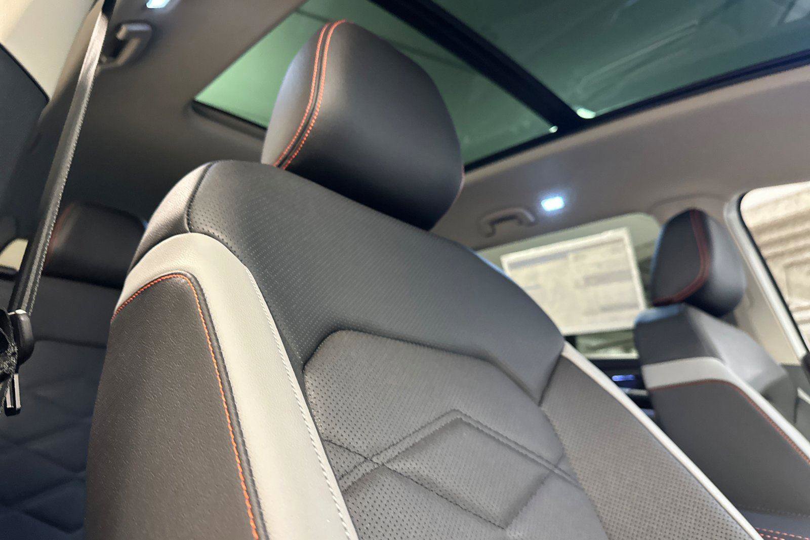 New 2025 Volkswagen Atlas Peak Edition SE image 16