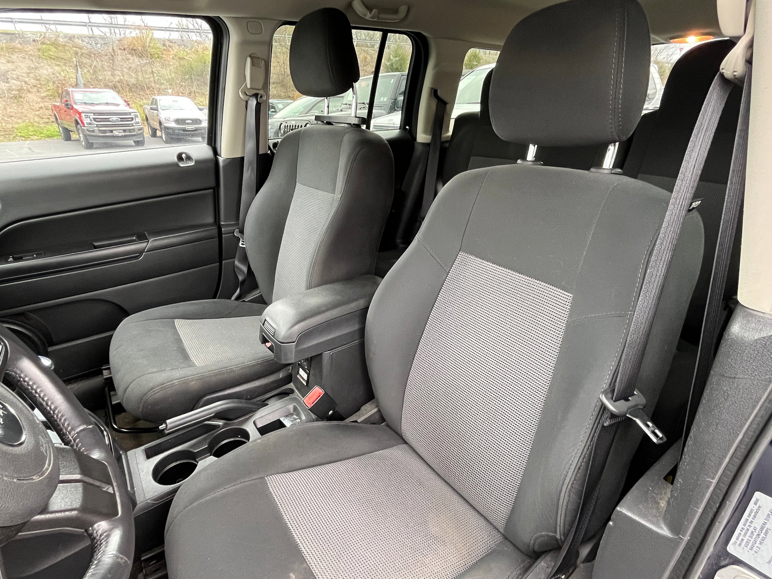 Used 2017 Jeep Patriot Latitude image 8