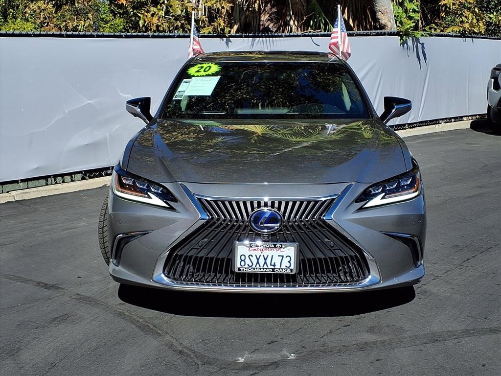 Used 2020 Lexus ES 300h w/ Luxury Package image 2