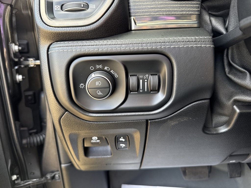 Used 2019 RAM 1500 Limited image 16